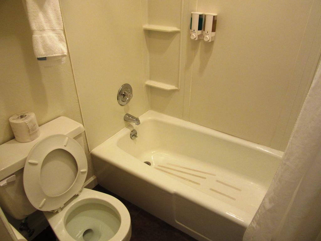 White Buffalo Hotel West Yellowstone Phòng bức ảnh